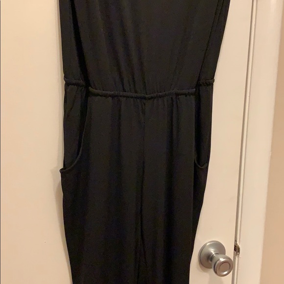 Jumpsuit new size xs open back cold shoulder - Picture 3 of 4